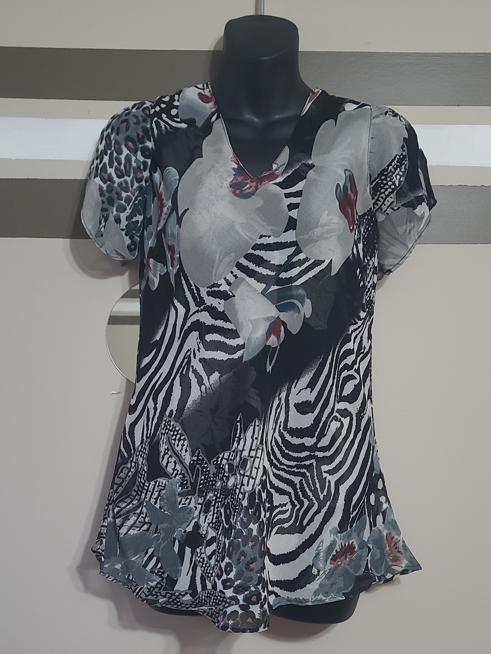 NWT Point Final Reversible Floral/Zebra Print Layered Sheer V-Neck Blouse Sz Sm